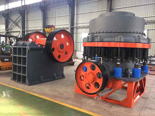 篩分式移動(dòng)破碎機(jī)電壓